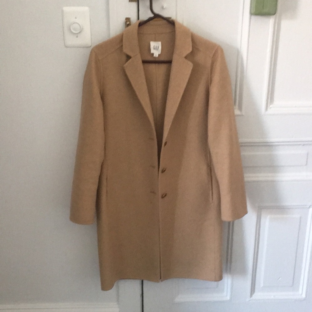 Tan light wool winter Gap coat.